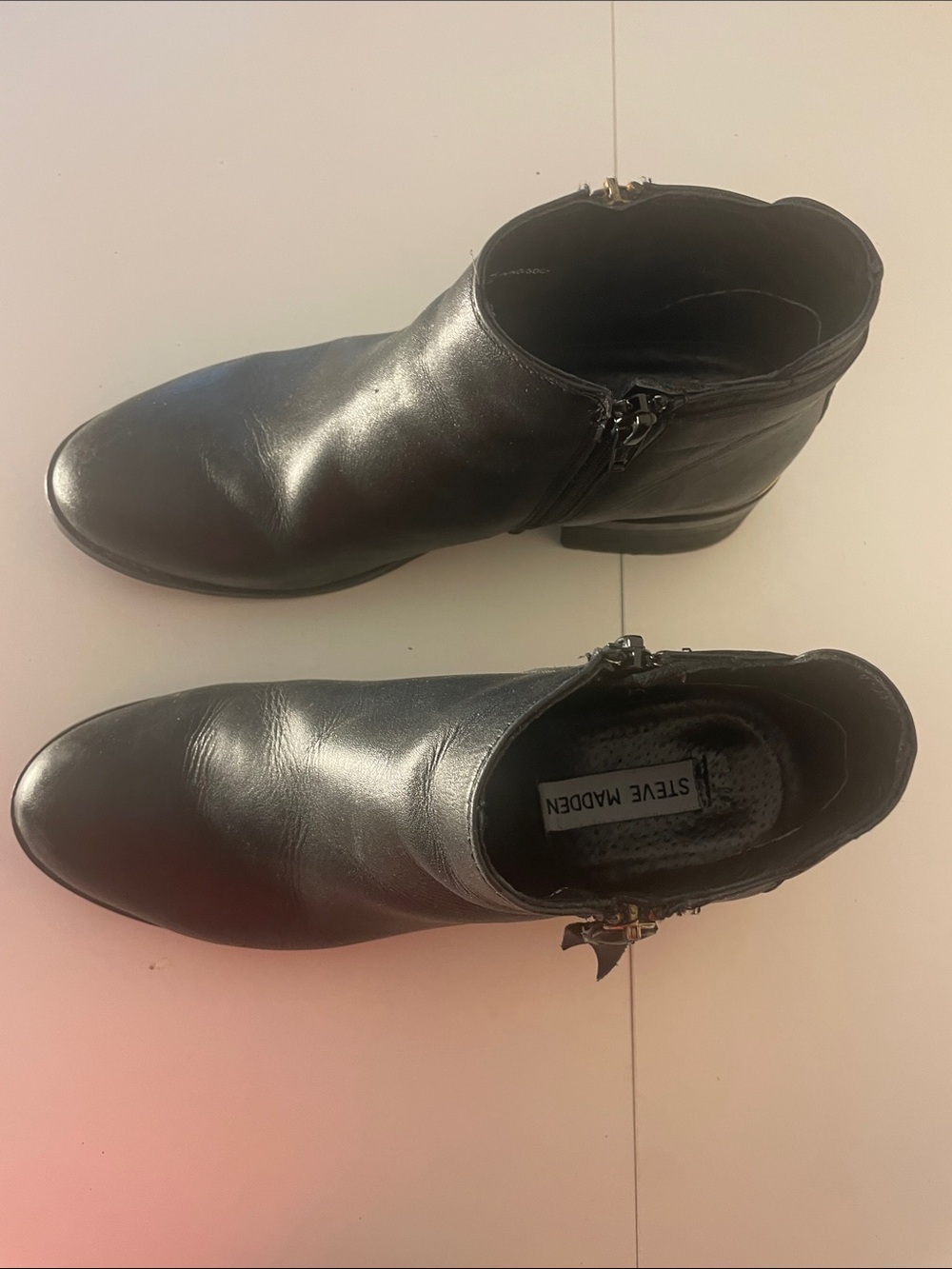 Steve Madden Black Leather Ankle Booties with Side Zipper Size 8W - Picture 3 of 14